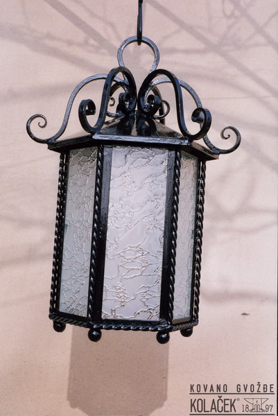 Kovani fenjer — model 4