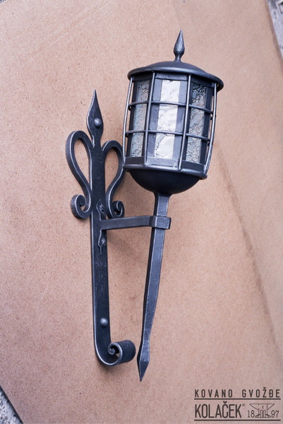 Kovani fenjer — model 5