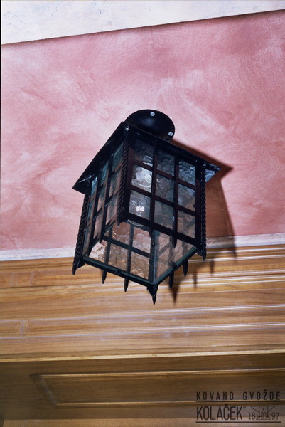 Kovani fenjer — model 6