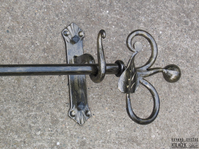 Kovana garnišna — model 6