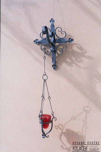 Kovano kandilo — model 2