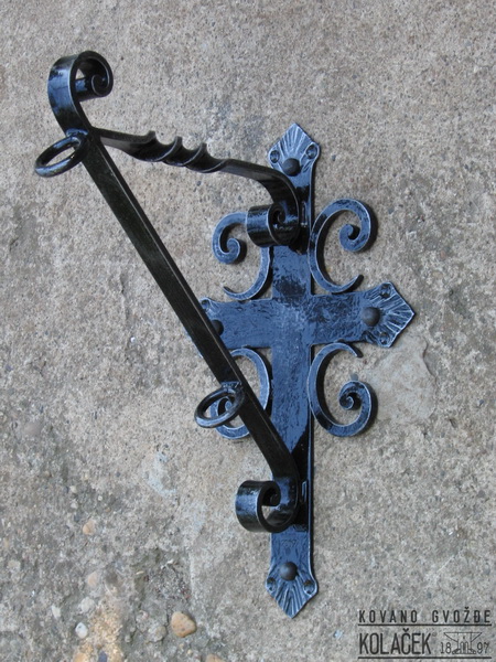 Kovana konzola — model 5