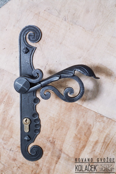 Kovana kvaka — model 7
