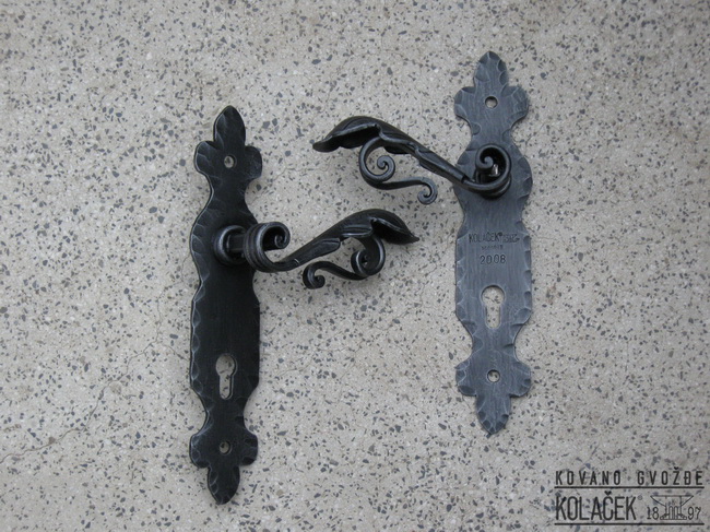 Kovana kvaka — model 15