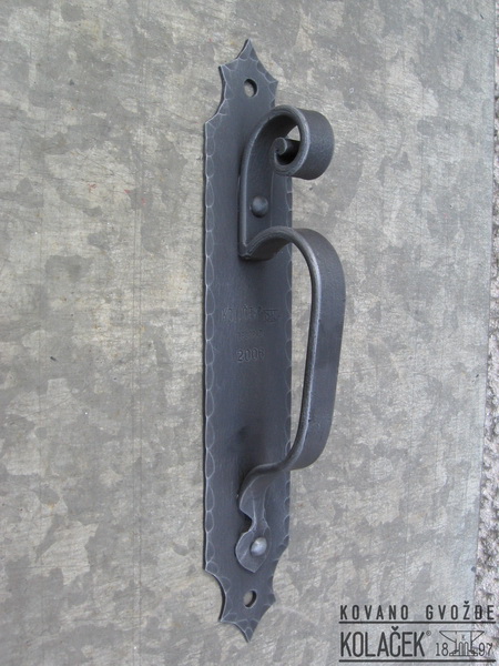 Kovana kvaka — model 16