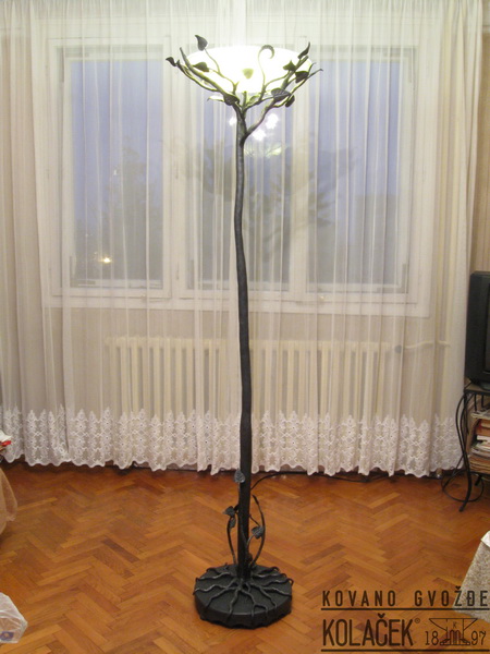 Kovana lampa — model 2