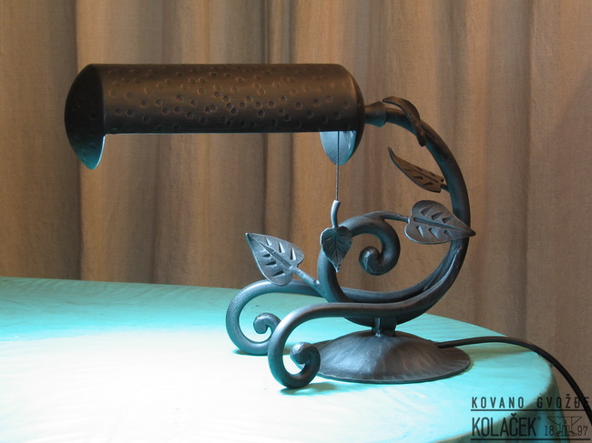 Kovana lampa — model 5