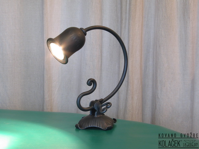 Kovana lampa — model 6