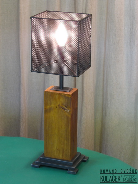 Kovana lampa — model 7