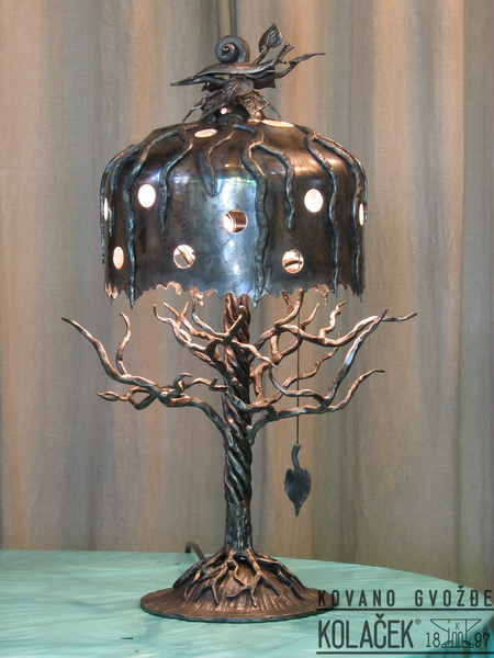 Kovana lampa — model 9