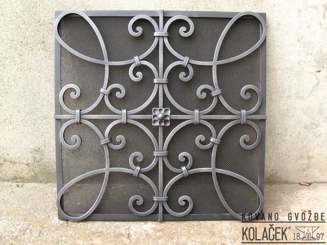 Kovana mreža za kamin — model 9