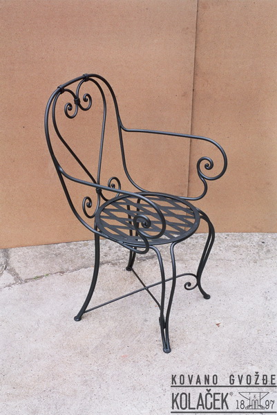 Kovani nameštaj — model 1