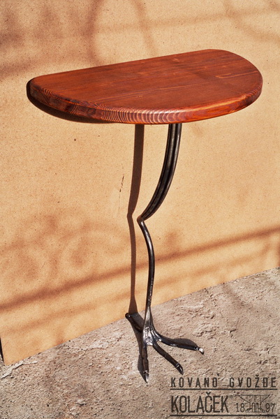 Kovani nameštaj — model 3