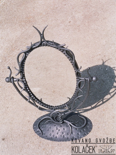 Kovano ogledalo — model 1