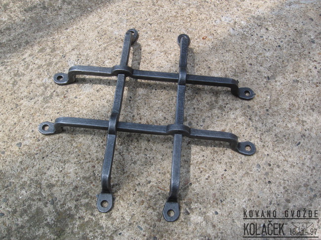Kovani okov — model 4
