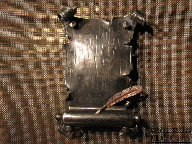 Kovani predmet — model 9