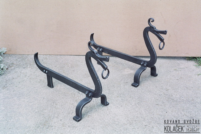 Kovani roštilj — model 1