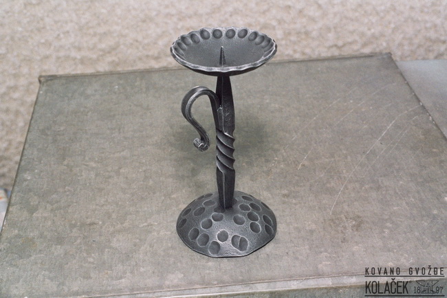 Kovani svećnjak — model 4