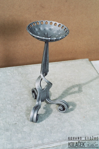 Kovani svećnjak — model 6