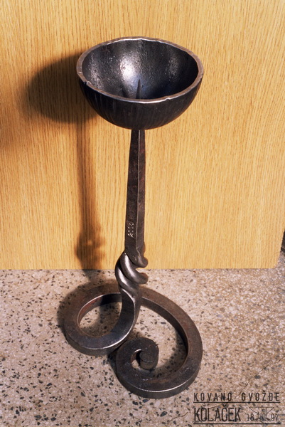 Kovani svećnjak — model 7