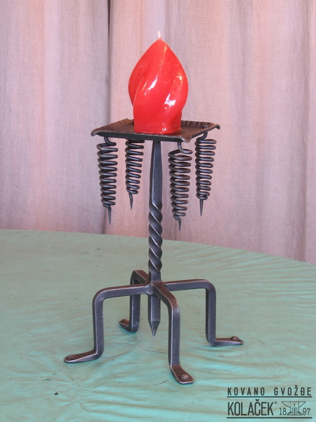 Kovani svećnjak — model 20