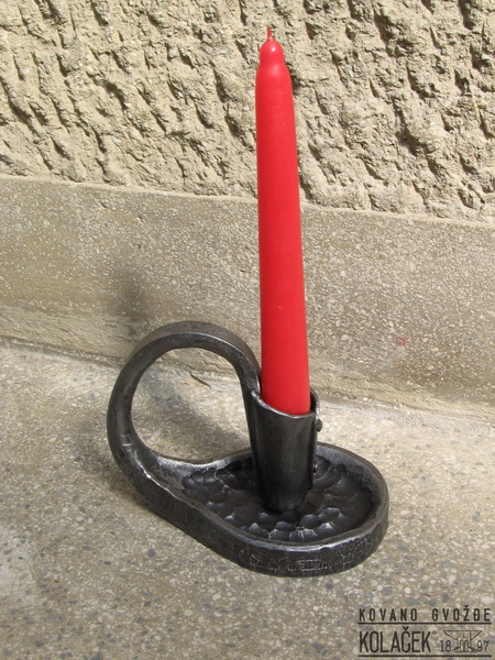 Kovani svećnjak — model 25