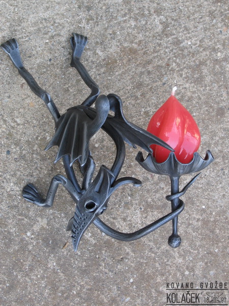 Kovani svećnjak — model 27