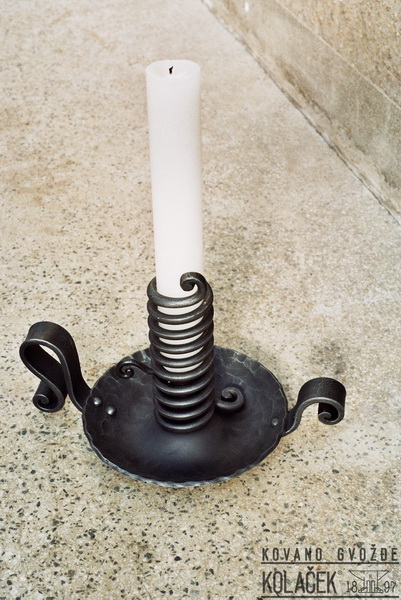 Kovani svećnjak — model 34