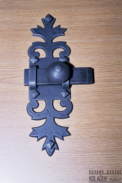 Kovani zatvarač — model 2
