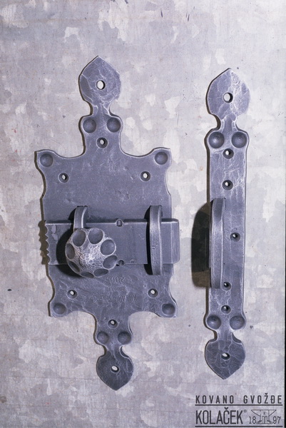Kovani zatvarač — model 5