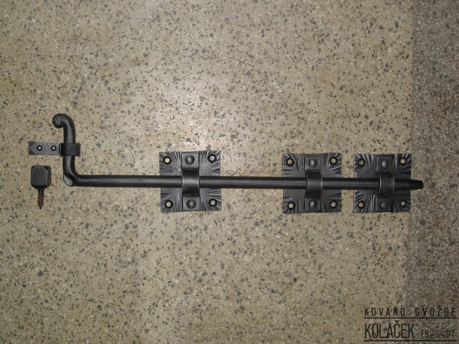 Kovani zatvarač — model 7
