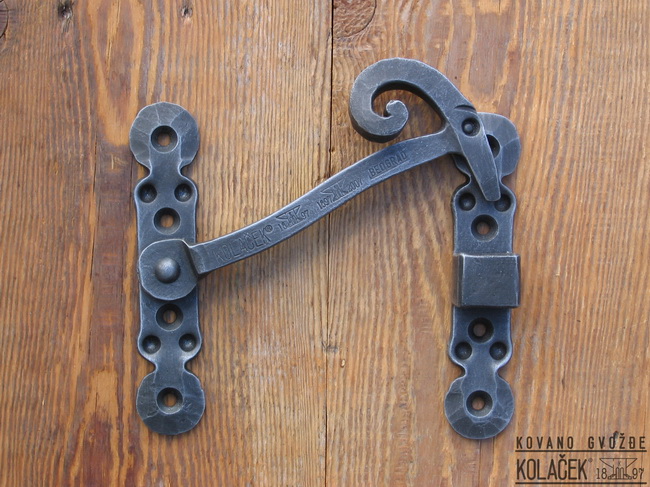 Kovani zatvarač — model 13